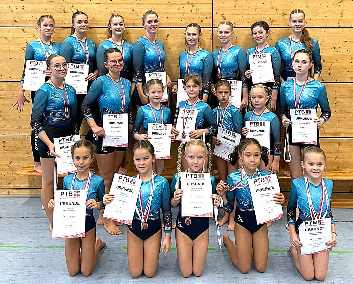 Gerätturnerinnen des TV Lemberg beim Pfalz-Cup